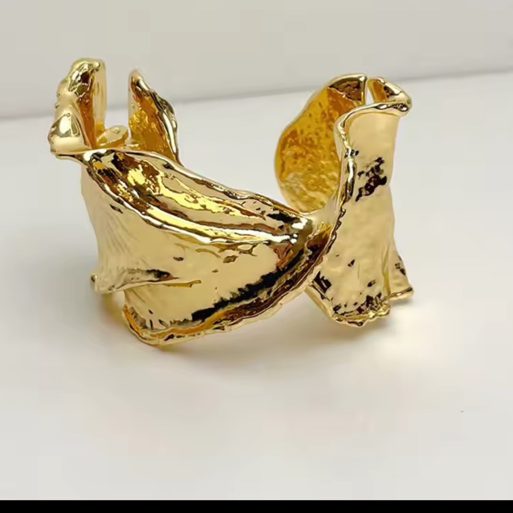 Luxury Charm Stainless Steel Cuff Bracelet Women